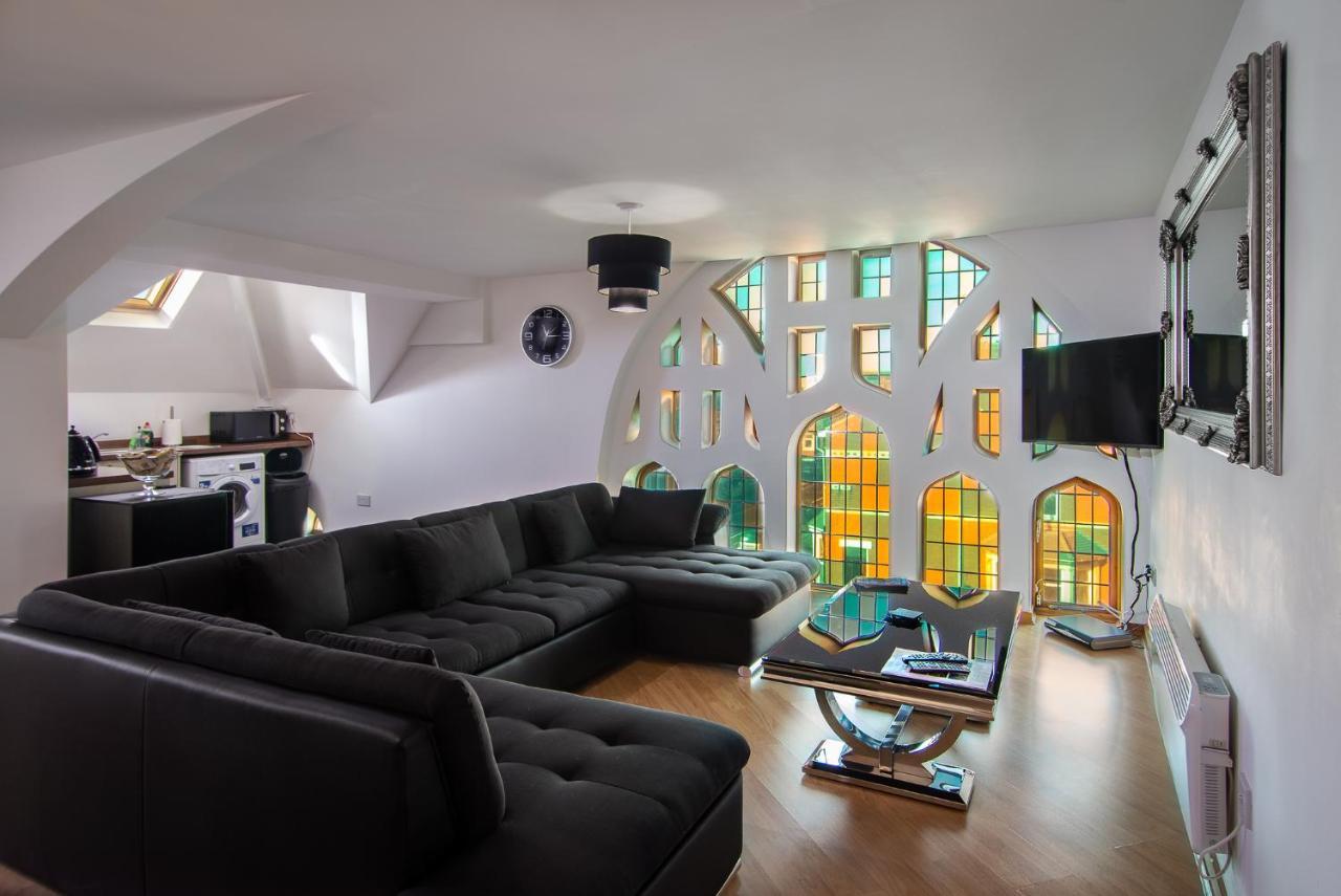 Stunning Church Conversion Close To The Tower Blackpool Exterior foto
